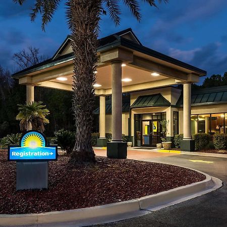 Days Inn By Wyndham Richmond Hill/Savannah Bagian luar foto