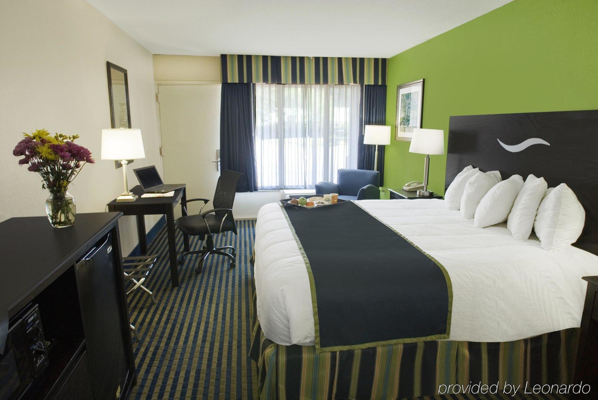 Days Inn By Wyndham Richmond Hill/Savannah Bagian luar foto
