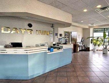 Days Inn By Wyndham Richmond Hill/Savannah Bagian luar foto