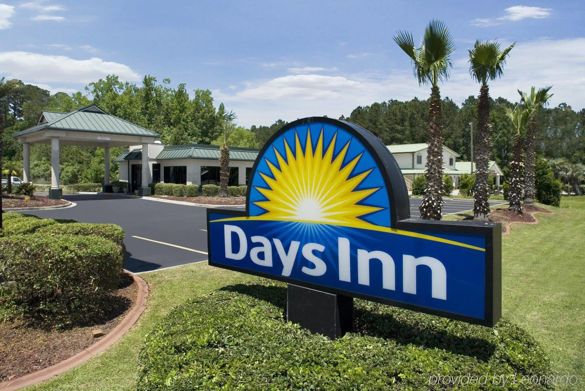Days Inn By Wyndham Richmond Hill/Savannah Bagian luar foto
