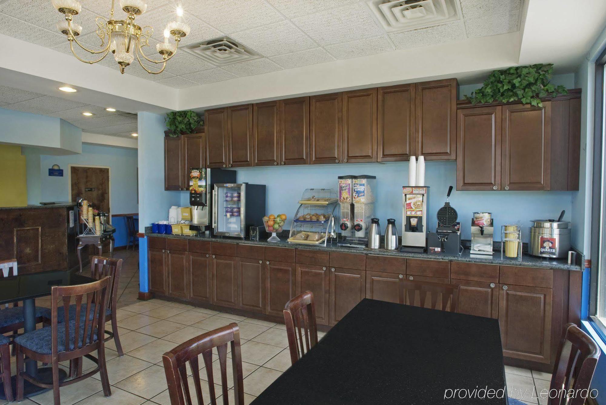 Days Inn By Wyndham Richmond Hill/Savannah Bagian luar foto