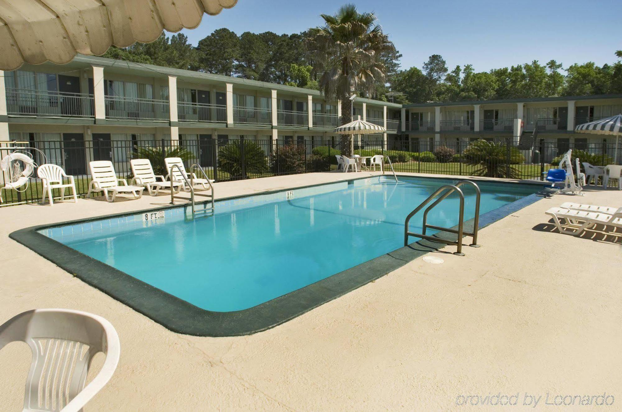 Days Inn By Wyndham Richmond Hill/Savannah Bagian luar foto