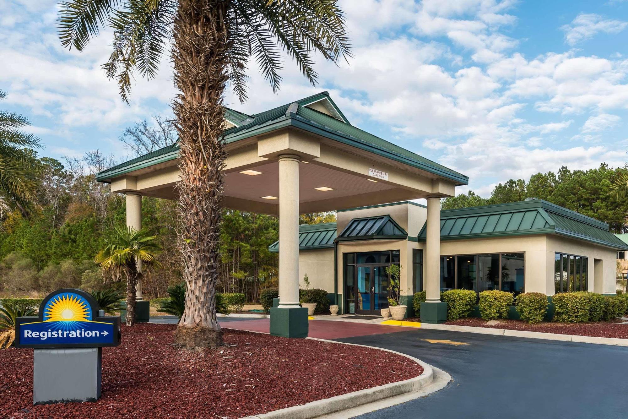 Days Inn By Wyndham Richmond Hill/Savannah Bagian luar foto